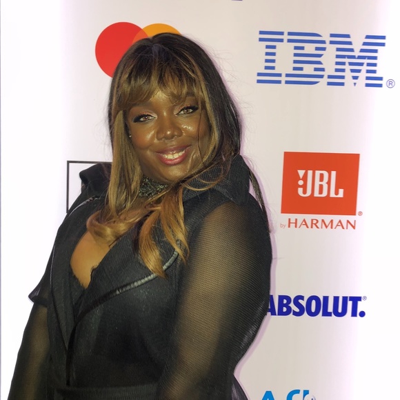 Meet your Posher, Renee - Picture 1 of 1